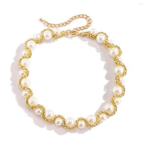 Gargantilla de oro Punk, collar de perlas redondas a la moda con cuentas para mujer, Collar de clavícula de perlas corto hecho a mano para novia