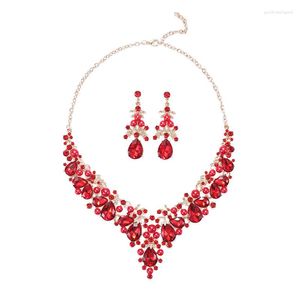 Tour de cou en mode personnalité exagéré tempérament alliage coloré strass collier boucles d'oreilles ensemble femmes fête bijoux