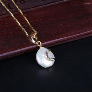 Ras du cou Multiple Cz pavé croissant de lune charme naturel perle d'eau douce perle délicate or lien chaîne pendentif collier pour les femmes