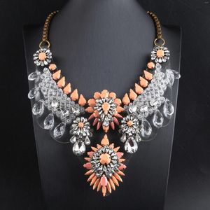 Gargantilla VENTAS Vintage Collares de moda de alta calidad Shourouk Collar llamativo Colgante Fower Mujeres Jelwery 136