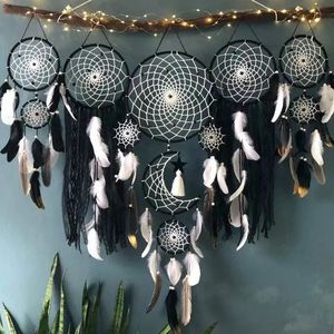 Decoraciones navideñas 5 piezas Juego de atrapasueños Plumas Estilo hecho a mano Atrapasueños Decoración del hogar Dormitorio Tapices de pared Campanas de viento artesanales 231129