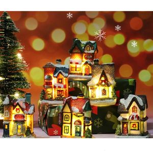 Decoraciones navideñas Brillo LED Ilumina la pequeña casa de pueblo Escena Decoración Adorno para el hogar Navidad Año 2024 231117