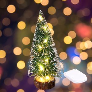 Decoraciones navideñas Mini árbol pequeño con luz LED Borde blanco Decoración de agujas de pino Adorno de escritorio Regalo Cedro verde 221130