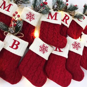 Chaussettes alphabet tricotées de Noël A-Z Brodé Tricot Rouge Bas de vacances de Noël