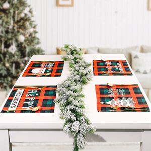 Manteles individuales navideños a cuadros rojos y verdes, manteles para mesa de comedor, decoración navideña para el hogar, 44 x 33 cm KDJK2108