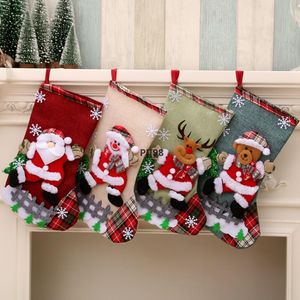 Bas de Noël Bonhomme de neige Père Noël Elk Bear Chaussettes Bonbons en lin Cadeaux Sacs Titulaire Cheminée Arbre de Noël Décoration LLA9231