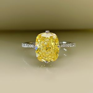 Chucong marque livraison directe anneaux de mariage bijoux de luxe réel 100% 925 en argent Sterling forme de coussin jaune Moissanite diamant pierres précieuses fête éternité femmes bague cadeau