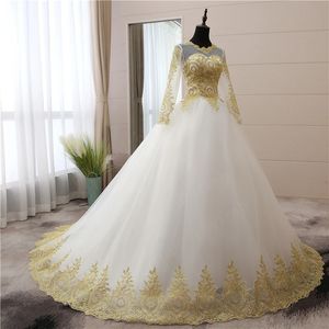 Robe de mariée classique arabe de Dubaï, robe de bal ivoire, avec des appliques en dentelle dorée, col de bijoux, manches longues, robe de mariée en tulle, traine cour, dos à lacets