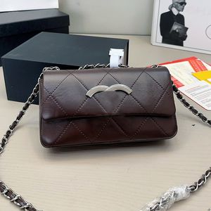 Clásico Gran Emblema Solapa Mujer Bolso De Hombro Cuero Acolchado Diamante Celosía Tendencia Monedero Plata Hardware Diseñador Cartera Pochette Embrague De Noche Sacoche 22.5CM