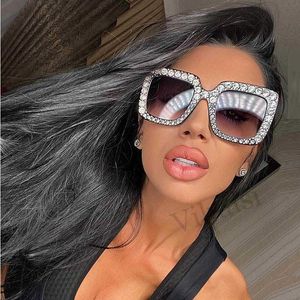 Gafas de sol clásicas con sombra de diamante y cristal negro para gafas de sol cuadradas de gran tamaño con diamantes de imitación en tonos azules y morados para mujer UV400 1219
