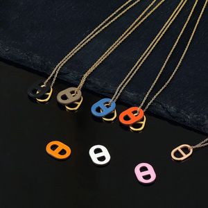 Collier de marque classique en cuir de vache coloré, pendentif avec boucle en fer à cheval, en or 18 carats, cadeau de styliste pour femmes