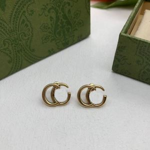 Pendientes clásicos de diseñador de la serie g de latón, pendientes con letras de latón a la moda, joyas de alta gama para regalos del Día de San Valentín