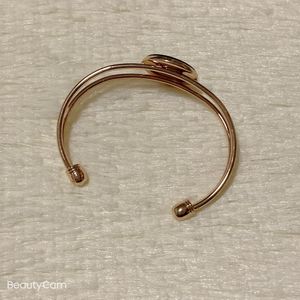 Pulseras abiertas simples con fondo de cobre clásico, anillos de mano a la moda, accesorios de joyería para damas, colección de artículos de brazalete, regalo vip