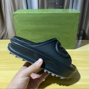 Diseñador clásico Sandalias para mujer Zapatillas para hombre 2024 Diapositivas de verano Flip Flops Lujo Plano Fondo Grueso Bordado Impreso Jelly Caucho Cuero Zapatos de vestir