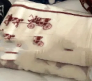 Manta de franela clásica Manta de siesta de oficina de viaje Manta de lana de marca de moda Manta Suministro directo de fábrica al por mayor