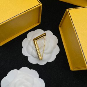 Pendientes clásicos con letras geométricas, pendientes de oro de 18 quilates, sitio web oficial, joyería para fiesta y boda estándar a la moda para mujer