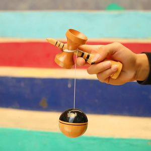 Classique Kendama jouet en bois professionnel Kendama habile jonglage balle éducation jeu traditionnel jouet pour enfants 240113