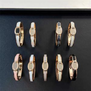 bracelet de designer pour hommes classiques bracelets plaqués or pour les femmes à la mode unisexe bijoux en acier inoxydable bracelet de créateur d'anniversaire de luxe bracelets de charme italien