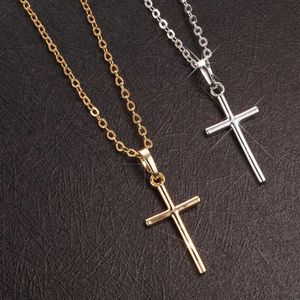 Collares con pedante de cruz de plata clásica para hombres y mujeres, collar de Metal con cadena de Color dorado Simple, adorno religioso, regalo de joyería para fiestas