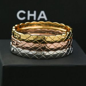 Bracelet d'écrasement classique jaune doré large conception étroite de conception diamant bracelet rhombus concepteurs bracelets for women bijoux