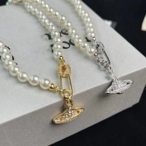 Clásicos collar de diseñador Moda Clip de papel Colgante Amor Joyería Planeta Colgante Diseñador Collar de perlas Regalos del día de San Valentín Regalo de Navidad