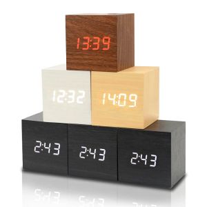 Clocks Digital Alarm d'alarme en bois réveil en bois USB / batterie, mini horloge numérique LED avec temps / date / température Affichage