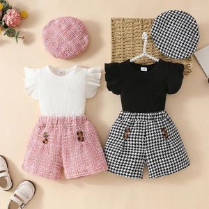 Ensembles de vêtements 0 à 3 ans nés Baby Girl Clothes Set Summer Summer Ruffle Sleeve Top Shorts Hat 3pcs Tenue pour bébé