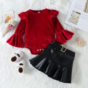 Conjuntos de ropa 0 4Y Baby Girls Conjunto de ropa de otoño Niños acampanados Manga larga Terciopelo rojo Romper PU Cuero Una línea Falda Niño Trajes de Navidad 221118