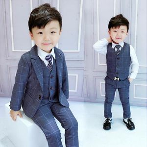 Ensembles de vêtements 2022 Enfants Fleur Garçons Costumes Enfants Blazer Robe Formelle Costume Pour Mariages Anniversaire Vêtements Ensemble Vestes Gilet Pantalon 3pcs Costum