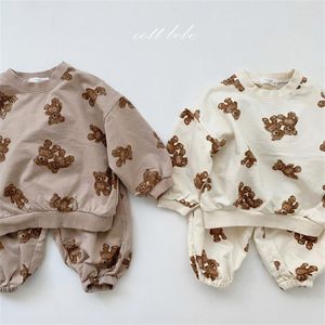 Set di abbigliamento 2023 Set di vestiti per orsetti autunnali Felpa a maniche lunghe per ragazzi Pantaloni Harem casual per bambini in cotone