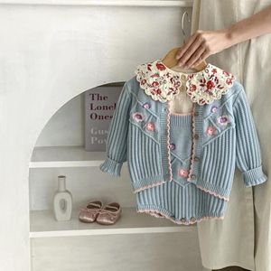 Ensembles de vêtements pour bébés filles, Cardigan et salopette tricotés à la mode avec broderie de fleurs, 2 pièces, printemps 2024