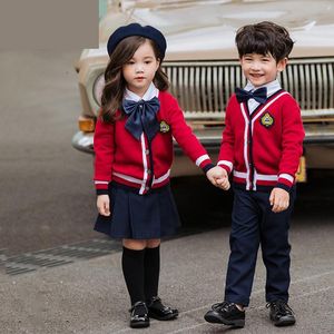 Ensembles de vêtements Enfants Coréen Japonais Uniforme Scolaire Filles Garçons Pull Rouge Haut Jupe Pantalon Tricoté Costume Étudiants Vêtements Chorus CostumesCl