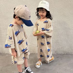 Ensembles de vêtements enfants costume d'été garçons coréen requin dessin animé t-shirt à manches courtes avec short enfants filles robe ensembles de vêtements tenue 230721