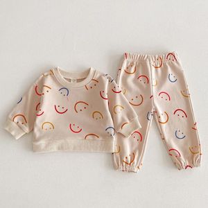 Conjuntos de ropa Baby Baby Set 2024 Spring y Autumn Boy's Suit Lindo suéter de estampado de estampado de 0 a 4 años de traje de dos piezas.