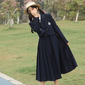 Conjuntos de ropa Uniforme escolar para mujeres Color sólido Manga larga Jk Traje Abrigos Corbata Camisa Sling Falda plisada Estilo universitario Ropa formal