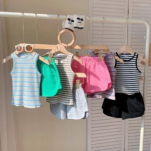 Ensembles de vêtements Summer Pyjama pour enfants ensemble Baby Girls T-shirt sans manches rayé Shorts décontractés 2pcs 2024 CORÉANT STAT