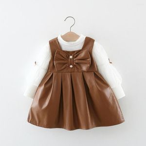 Sets de ropa Vestido de chaleco de arco para chicas para niños PU Cuero y camisa Dos piezas Set 2023 Versión coreana Al por mayor