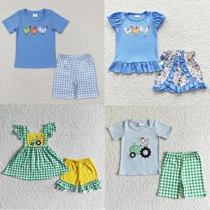 Ensembles de vêtements en gros bébé fille garçon été manches courtes tenue broderie coton poulet chemise t-shirt enfant rayé shorts enfants correspondant