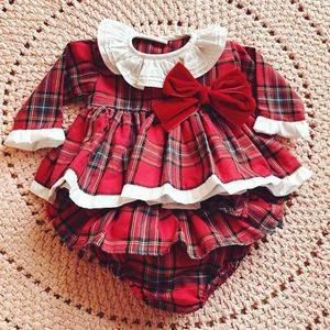 Ensembles de vêtements Xmas born Toddler Baby Girl Clothes Lace Romper Dress Jumpsuit Red Outfit Plaid Ruffles Long Sleeve Outfit 230201