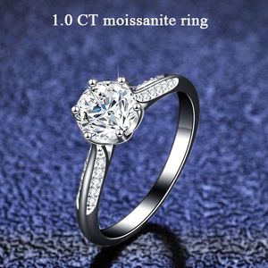 Anillos de racimo 100% Pass Diamond Test Moissanite Platino Plateado Plata de ley Corte redondo Conjunto de anillos de boda para mujer Regalo