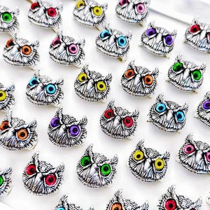 Bagues de cluster 20pcs / lot vintage coloré hibou yeux animal réglable pour hommes et femmes conception mixte gothique hip-hop bijoux en gros