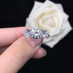 Bagues de grappe 4Ct trois pierres véritable fiançailles Moissanite testé positif solide 14K bijoux en or blanc AU585 bague pour les femmes