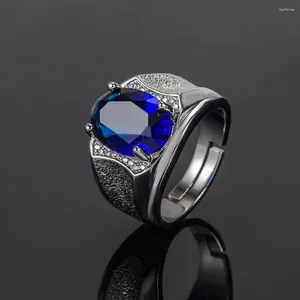 Anillos de racimo Hoyon 18k oro blanco color ing diamante estilo zafiro anillo de hombre moda brillante cristal azul joyería 925 sello