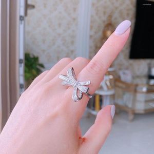 Bagues de cluster Londres Angleterre Bijoux Haute Qualité 925 Sliver Bow Tie Bague pour femmes Charme Cadeau supérieur