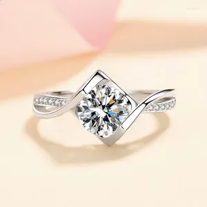 Anillos de racimo El anillo de plata esterlina 925 para mujeres 50 centavos 1 Moissanite Diamond Micro Inlaid Eternity Band Joyería fina