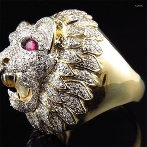 Bagues de cluster Vintage Gold Couleurs Lion Animal pour hommes à la mode en métal incrusté de pierre rouge bijoux de fiançailles de mariage