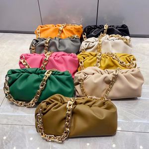 Bolso de mano Bolsos de hombro para mujer Cadena de cuerpo cruzado Monedero Moda Mujer Bolso de cuero de vaca genuino Alta calidad Grueso Nube delgada Bolas de masa hervida