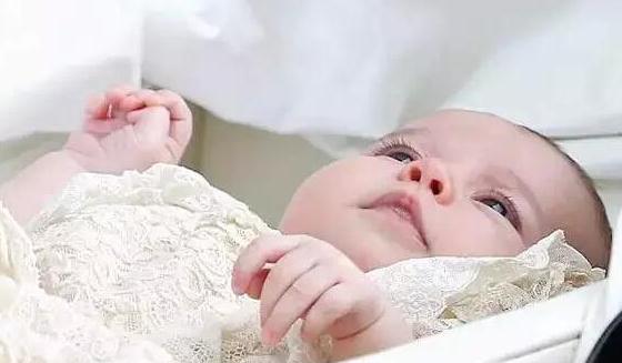 英国新生儿“点燃”王子公主同款母婴用品网购热潮
