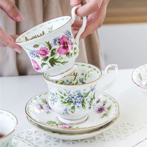 Juego de tazas y platillos de café, taza de flores Retro de porcelana de hueso, creativo, europeo, Phnom Penh, cerámica impresa, regalo para beber 240102