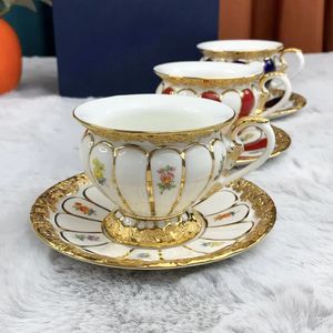 Juego de tazas de café Taza de cerámica juego de té de porcelana cumpleaños regalo de lujo hueso China decoración de boda artículos para bebidas taza 240123